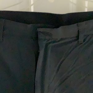NWOT Men’s Gap Fit Drive Flat Front Pants. 36”x36”. Black. Slash pockets